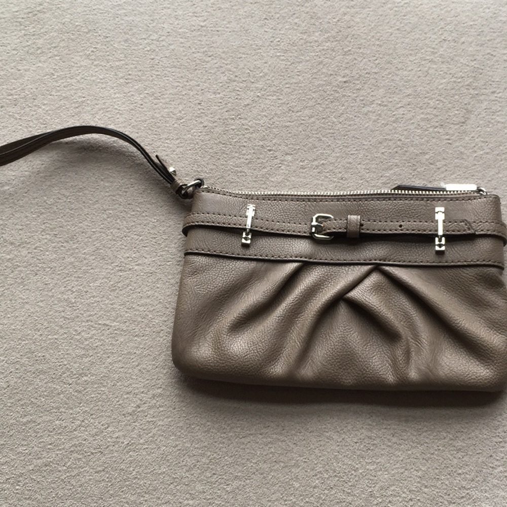 Vera Wang Grey/tan wristlet